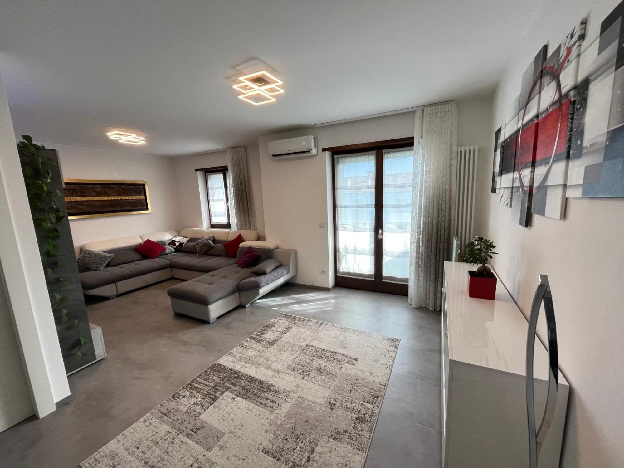 B&B Alessandro Private Room & Bathroom In Shared Apartment Arco Bagian luar foto